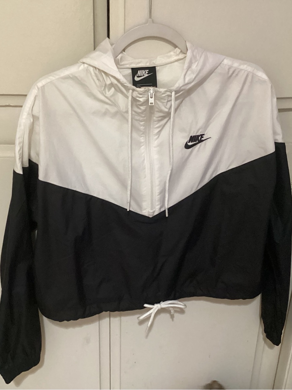 Nike Women’s Black and White Cropped Hooded Windbreaker